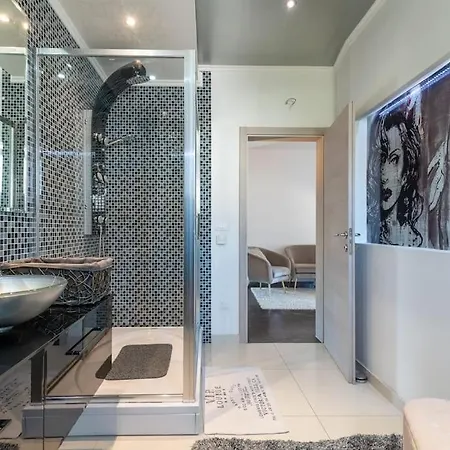 Spacious Luxury With Sea View *