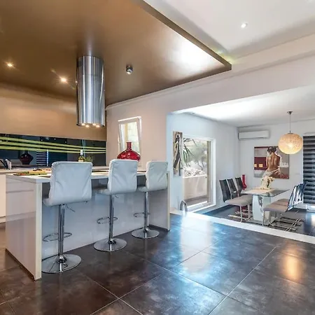 Spacious Luxury With Sea View * Trogir