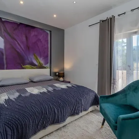 Apartment Spacious Luxury With Sea View