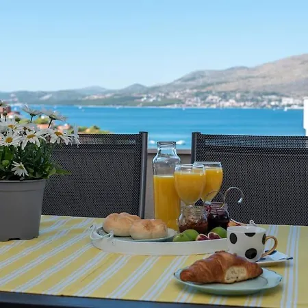Spacious Luxury With Sea View Apartment *