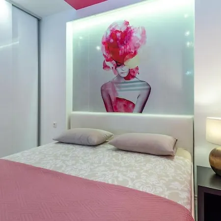 Spacious Luxury With Sea View Apartment