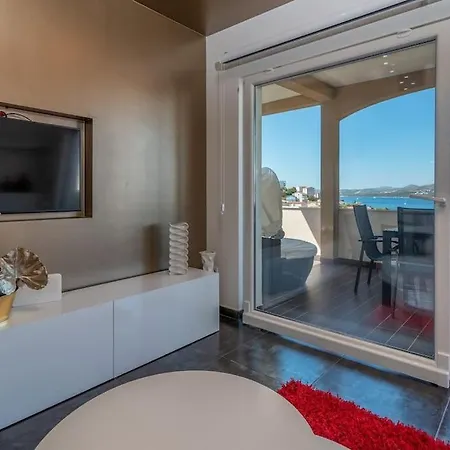 Spacious Luxury With Sea View *