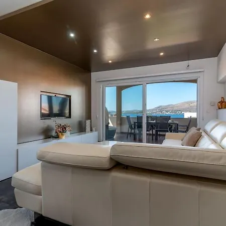 Spacious Luxury With Sea View * Trogir