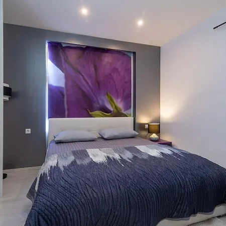 Spacious Luxury With Sea View Apartment