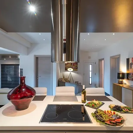 Spacious Luxury With Sea View Apartment Trogir
